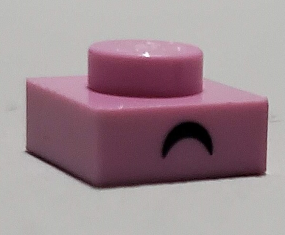 Plate 1 x 1 with Black Curved Eyebrow Pattern