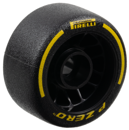 Roue 24 x 13.4 avec trou à goupille avec motif Pneu Caoutchouc dur Noir moulé et 'PIRELLI', 'P ZERO' Jaune et Arc imprimés